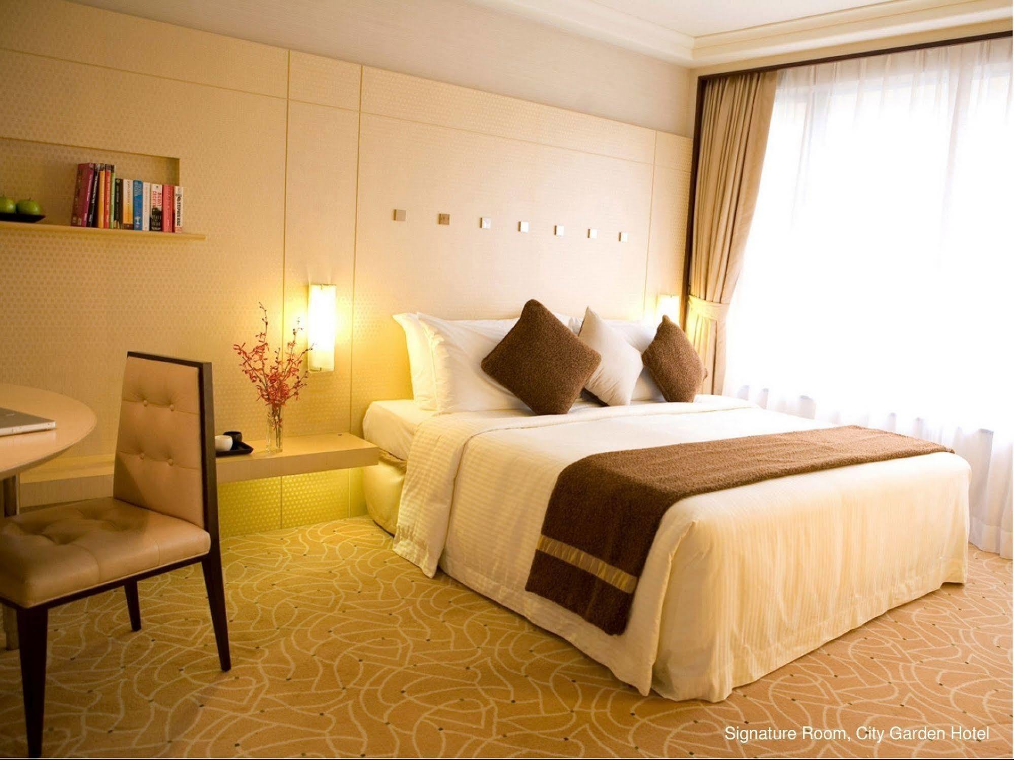 City Garden Hotel Гонконг Экстерьер фото